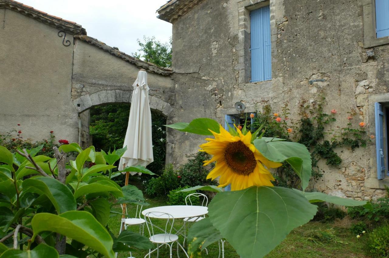 Chambres D'Hotes Dans Maison D'Artiste Galargues Exterior foto
