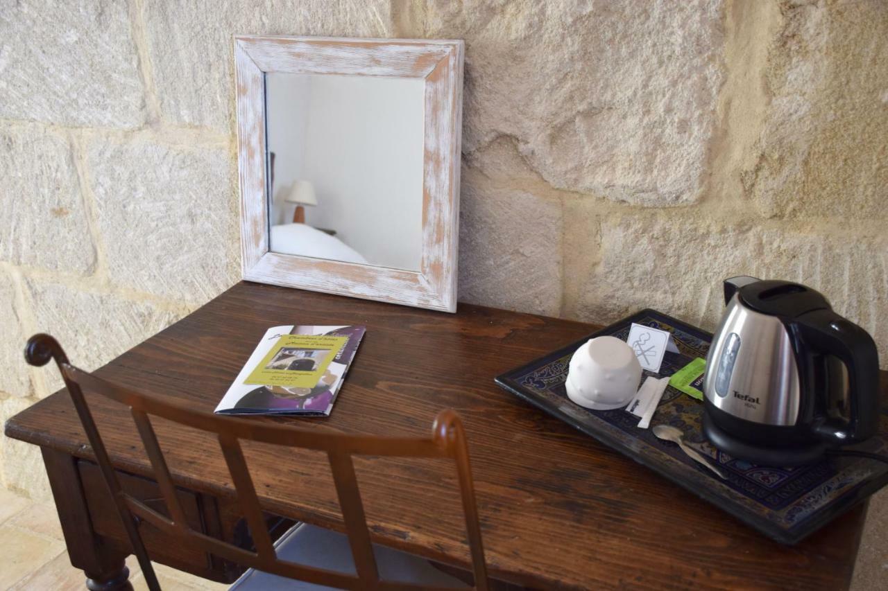 Chambres D'Hotes Dans Maison D'Artiste Galargues Exterior foto